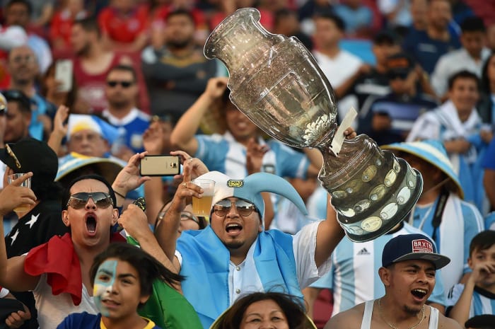 Argentina-fans-GettyImages-538440284_master.jpg